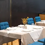 Hotel Habitat
