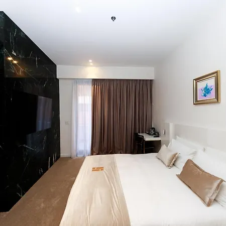 Ξενοδοχείο Habitat 4*