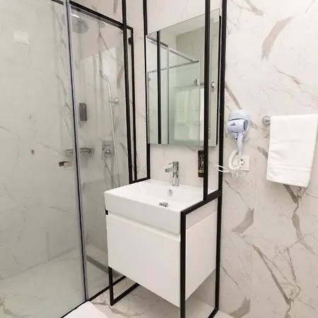 Ξενοδοχείο Habitat 4*