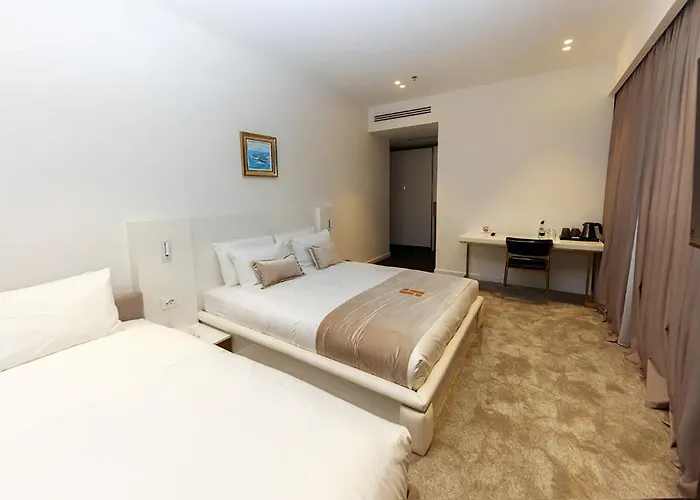 Habitat 4*